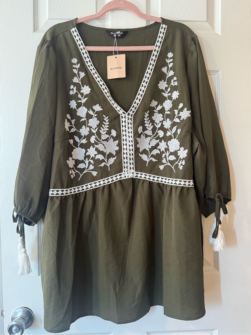 BloomChic Olive Green Dress with White Floral Embroidery Sz 26